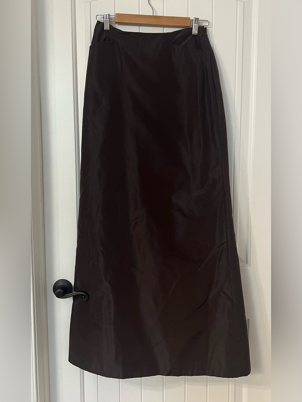 Never been worn Vintage Choc brown 100% silk skirt by Carmen Marc Valvo - Picture 8 of 15